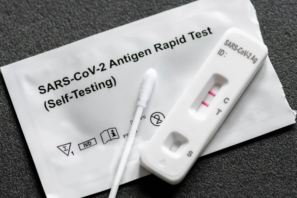 perbedaan rapid test antigen dan antibodi