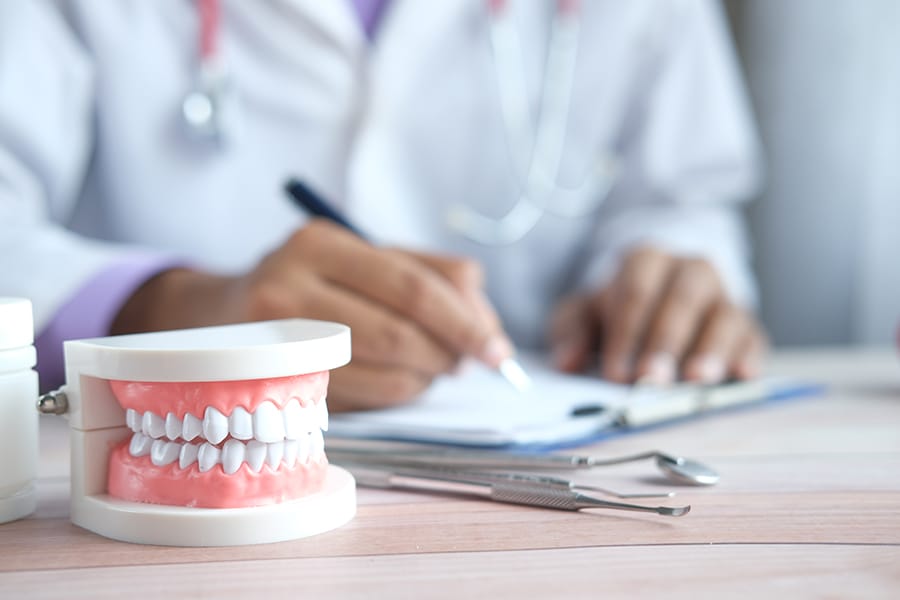 Bagaimana Cara Mengobati Sakit Gigi yang Berlubang secara Alami