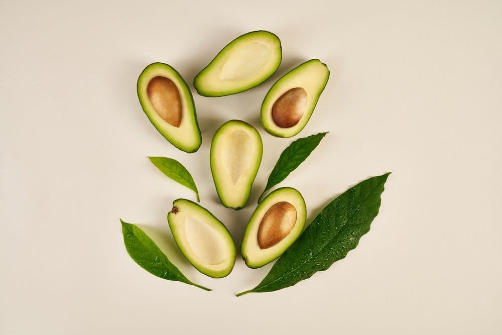 Buah-buahan bermanfaat meredakan sakit tenggorokan karena nutrisi dan sifat anti-inflamasi.