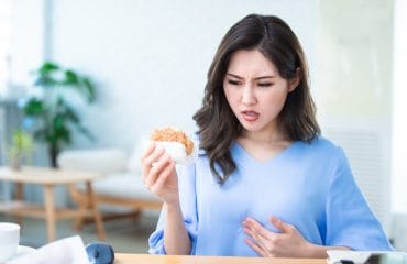 12 Cara Mengatasi Mual karena Asam Lambung, Yuk Coba