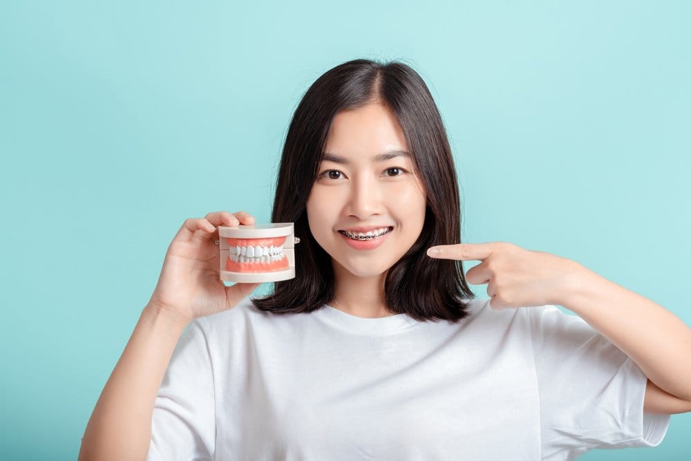 Apa Itu Gigi Gingsul? Penyebab dan Cara Menghilangkannya