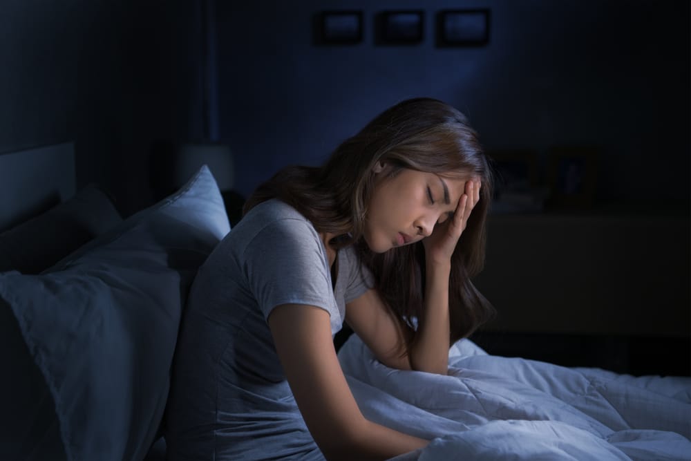 Fakta Medis Kanker Mata karena Sering Main HP
