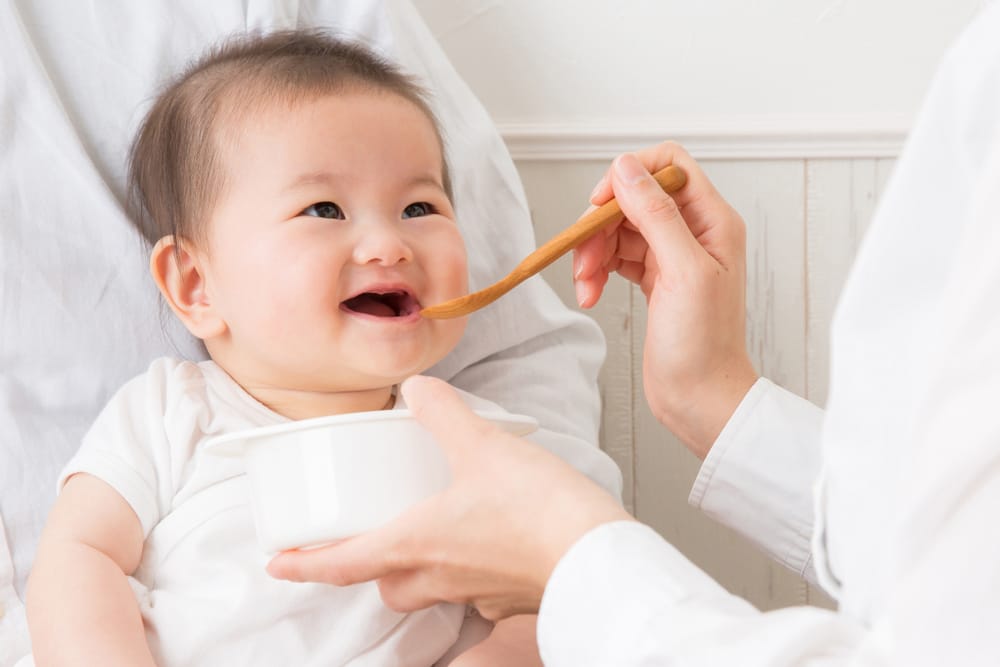 8 Penyebab Bayi Sering Muntah yang Perlu Diwaspadai