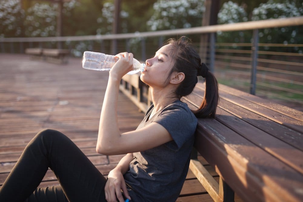 dehidrasi bisa diatasi dengan banyak minum