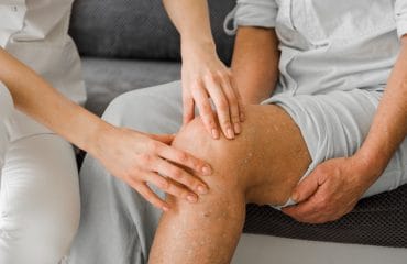 cara mengatasi asam urat di kaki