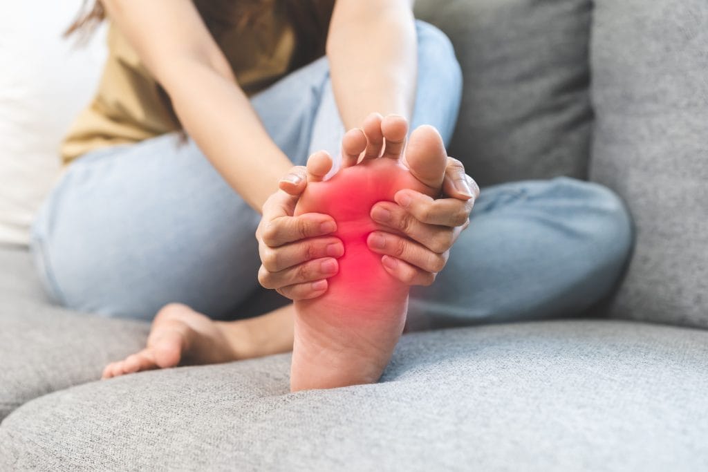gejala asam urat di kaki