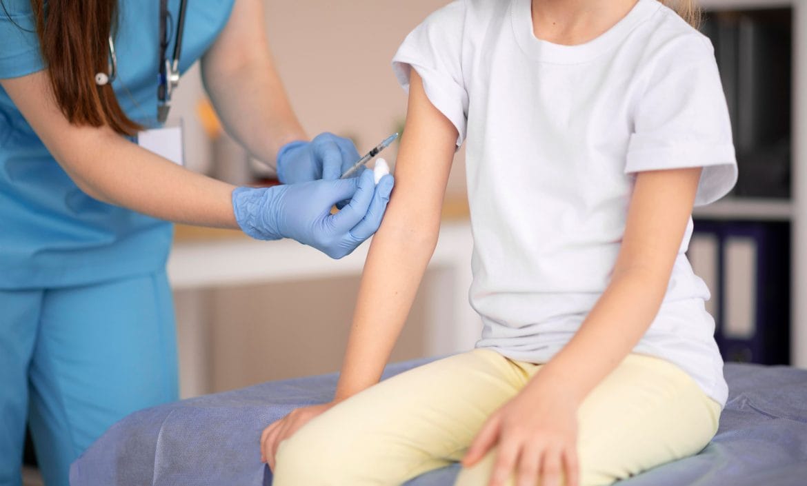 imunisasi dasar lengkap