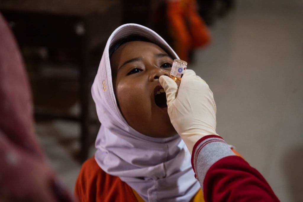 mitos dan fakta vaksin polio