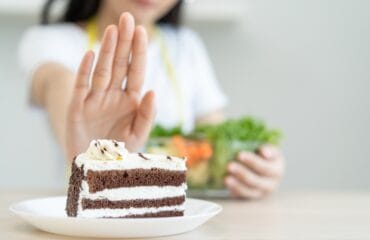 Bahaya makan manis saat buka puasa