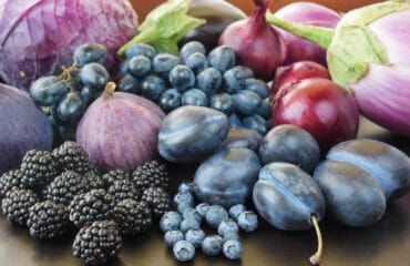 Manfaat buah berwarna ungu 