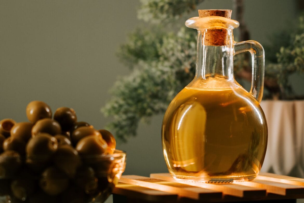 manfaat minyak zaitun untuk rambut